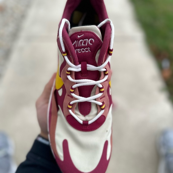 Nike Air Max 270 React (WORN ONCE) minor scuffs - Picture 11 of 14